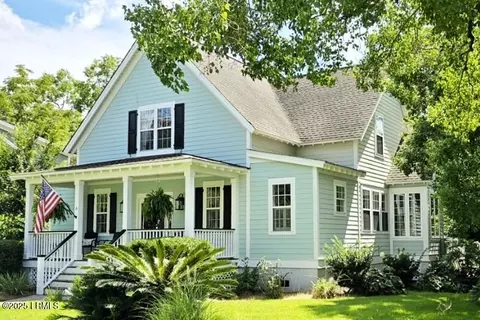 6 Carolina Ln, Beaufort, SC 29907