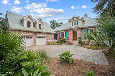 3 Butterfield Ln, Beaufort, SC 29907