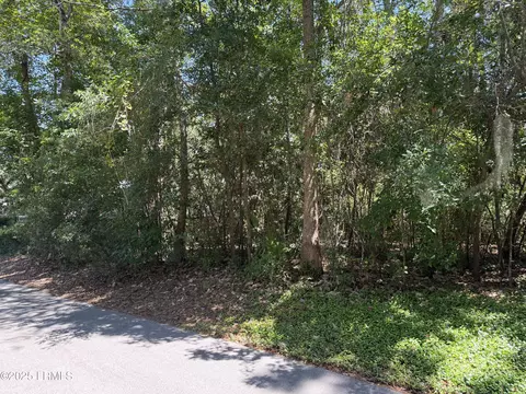495 Bb Sams Dr, Saint Helena Island, SC 29920