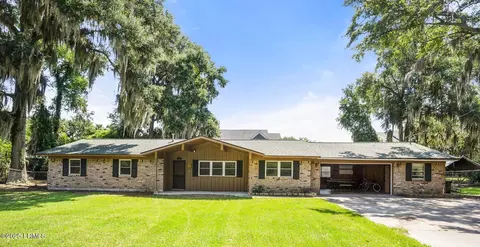 2525 Azalea Dr, Beaufort, SC 29902