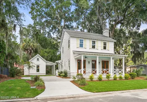 902 Harrington St, Beaufort, SC 29902