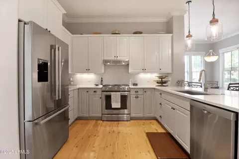 Kitchen - 2 Cordray St, Bluffton, SC 29910 photo 4 of 5