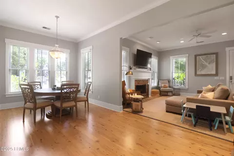 Dining - 2 Cordray St, Bluffton, SC 29910 photo 1 of 3