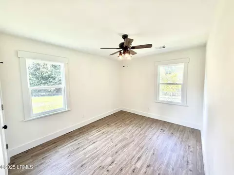 Bedroom - 802 5th St E, Hampton, SC 29924 photo 2 of 3