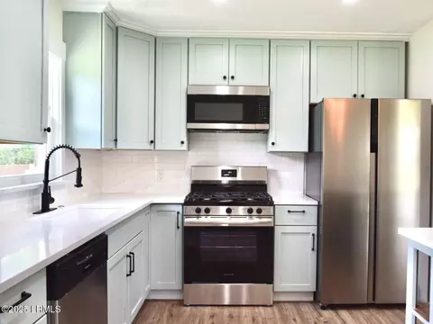 Kitchen - 802 5th St E, Hampton, SC 29924 photo 3 of 3