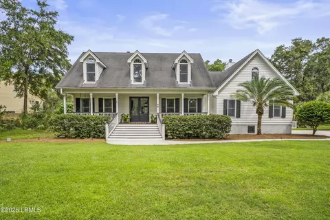 30 Dolphin Point Dr, Beaufort, SC 29907