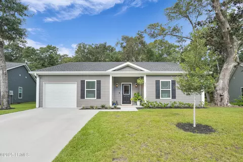 30 Avalon Dr, Beaufort, SC 29907