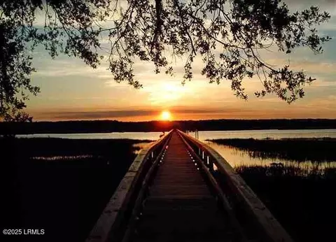 28 Governor Blake Dr, Beaufort, SC 29907