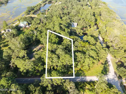 127 Horse Island Rd, Saint Helena Island, SC 29920