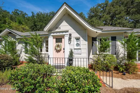 2405 Pine Haven St, Beaufort, SC 29902