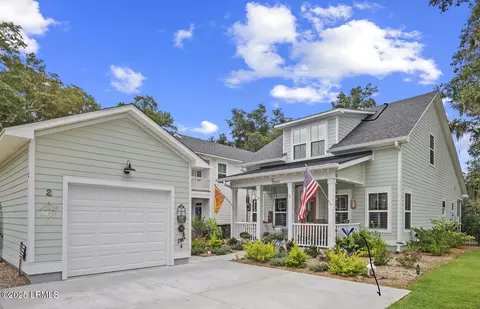 2 Tug Boat Ln, Beaufort, SC 29907