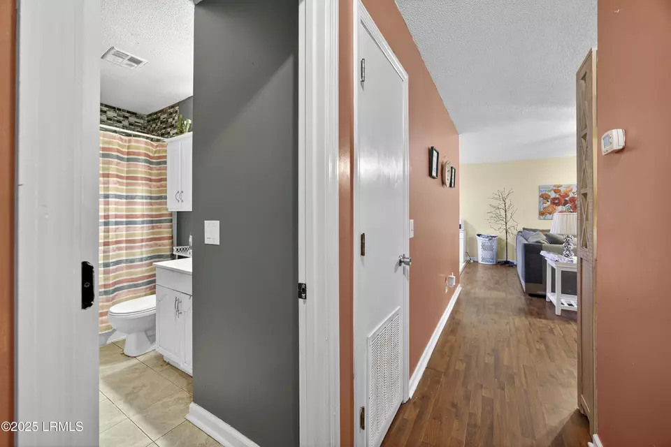 Entry Way - 32 Parker Dr, Beaufort, SC 29906 photo 1 of 1