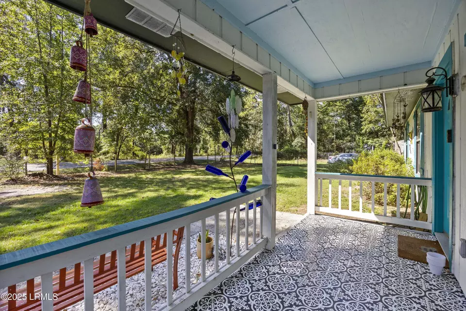 Exterior - 32 Parker Dr, Beaufort, SC 29906 photo 3 of 6