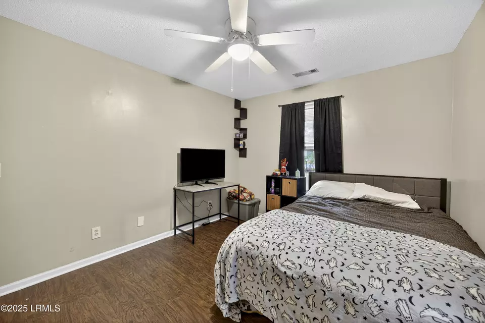 Bedroom - 32 Parker Dr, Beaufort, SC 29906 photo 4 of 7