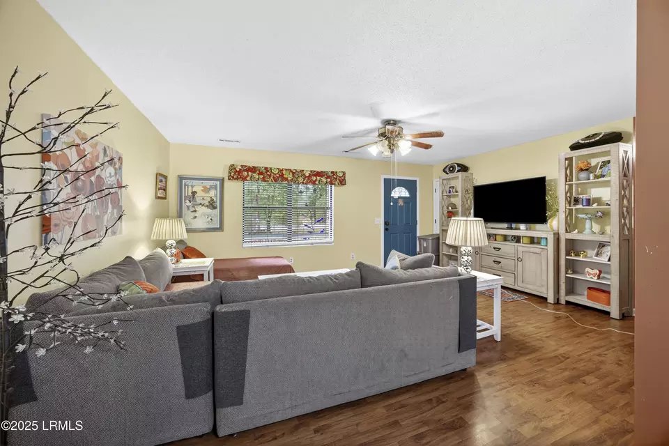 Living - 32 Parker Dr, Beaufort, SC 29906 photo 3 of 3
