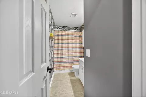 Bath - 32 Parker Dr, Beaufort, SC 29906 photo 1 of 2