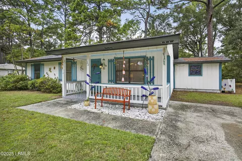 Exterior - 32 Parker Dr, Beaufort, SC 29906 photo 1 of 6