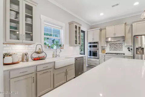 Kitchen - 302 Castaway Dr, Bluffton, SC 29910 photo 4 of 5