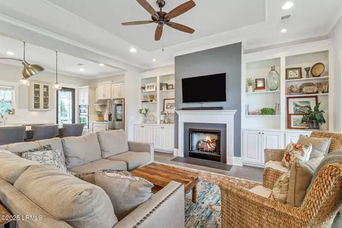 Living - 302 Castaway Dr, Bluffton, SC 29910 photo 1 of 4