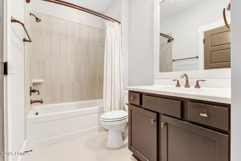 Bath - 302 Castaway Dr, Bluffton, SC 29910 photo 5 of 5
