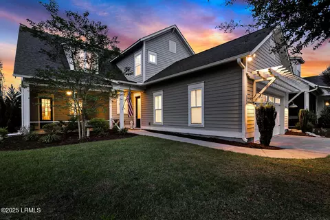 302 Castaway Dr, Bluffton, SC 29910