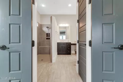 Entry Way - 302 Castaway Dr, Bluffton, SC 29910 photo 3 of 6