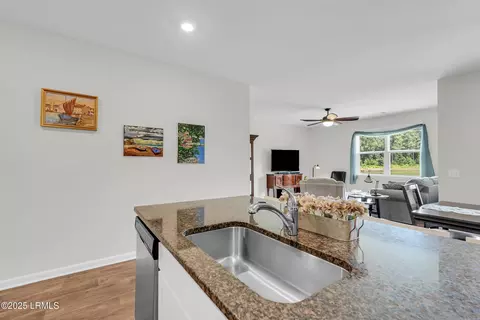 Kitchen - 89 Cedar View Cir, Bluffton, SC 29909 photo 5 of 6