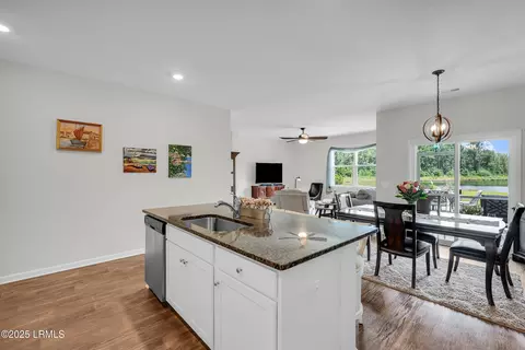 Kitchen - 89 Cedar View Cir, Bluffton, SC 29909 photo 4 of 6