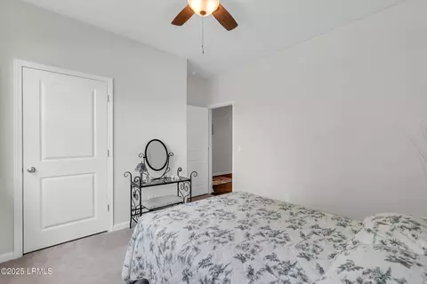 Bedroom - 89 Cedar View Cir, Bluffton, SC 29909 photo 5 of 8
