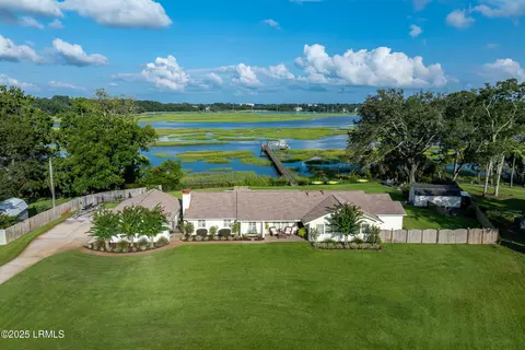 2243 Plantation Dr, Beaufort, SC 29902