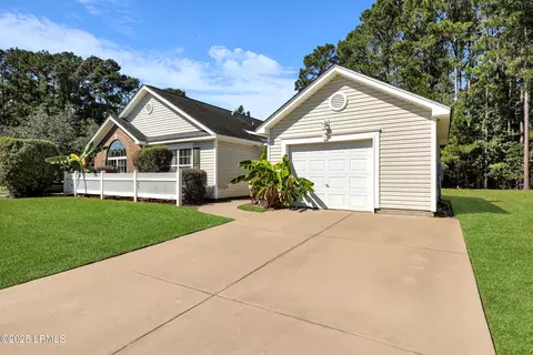 11 Savannah Oak Dr, Bluffton, SC 29910