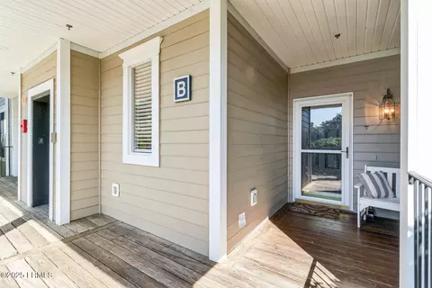 Exterior - 5 Crescent Point Dr #B, Bluffton, SC 29910 photo 7 of 14