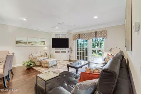 Living - 5 Crescent Point Dr #B, Bluffton, SC 29910 photo 1 of 3