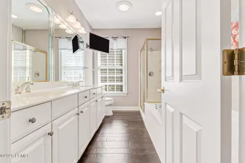 Bath - 5 Crescent Point Dr #B, Bluffton, SC 29910 photo 3 of 5