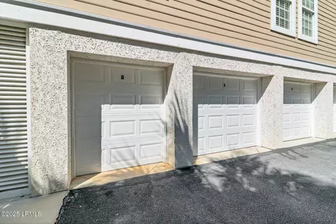 Exterior - 5 Crescent Point Dr #B, Bluffton, SC 29910 photo 5 of 14