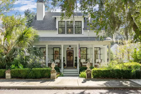 8 B Hayek St, Beaufort, SC 29907