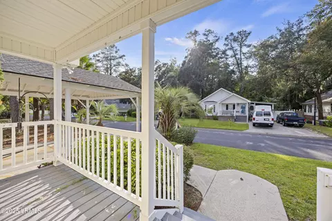 Exterior - 65 River Tree Cir, Bluffton, SC 29910 photo 5 of 10