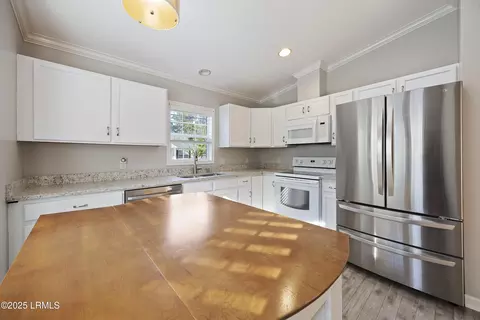 Kitchen - 65 River Tree Cir, Bluffton, SC 29910 photo 1 of 2