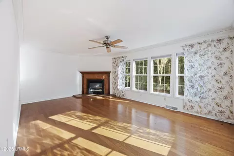 Living - 65 River Tree Cir, Bluffton, SC 29910 photo 3 of 6