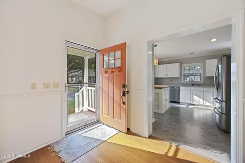 Entry Way - 65 River Tree Cir, Bluffton, SC 29910 photo 3 of 7