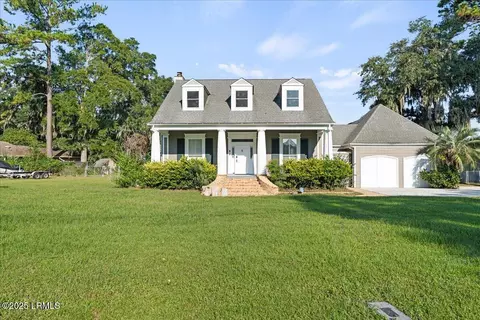 6086 Vaux Rd, Beaufort, SC 29906