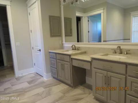 Bath - 6 Caravelle Ct, Bluffton, SC 29909 photo 1 of 2