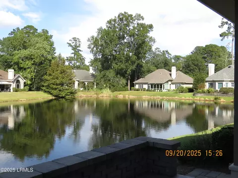 Exterior - 6 Caravelle Ct, Bluffton, SC 29909 photo 6 of 9