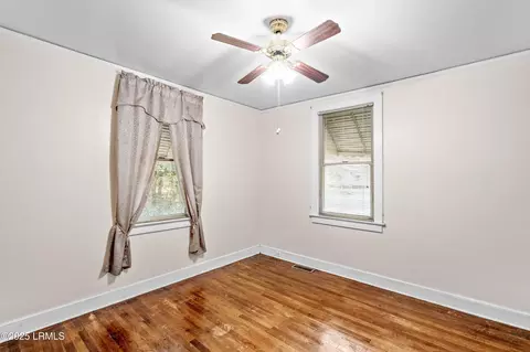 Bedroom - 501 Shaw Dr, Hampton, SC 29924 photo 2 of 2