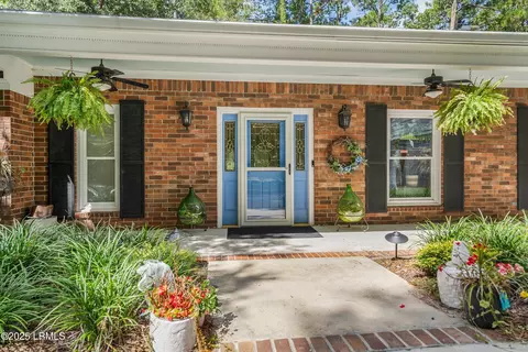 47 Wade Hampton Dr, Beaufort, SC 29907