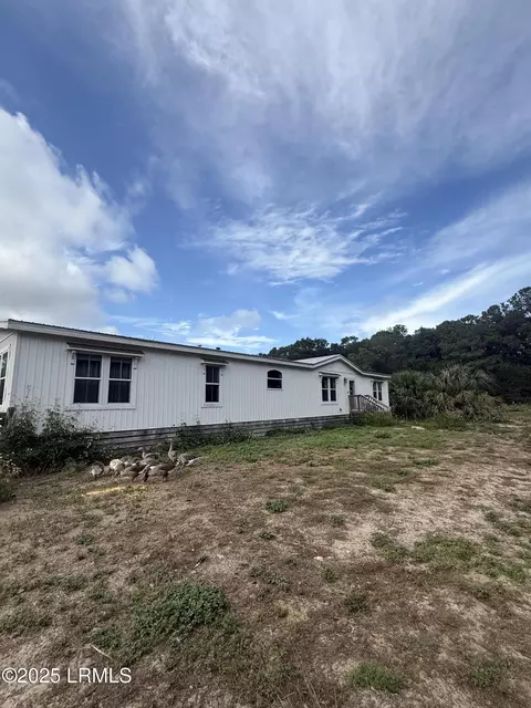43 Big House Rd, Saint Helena Island, SC 29920