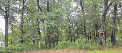 28 Ridge Rd, Beaufort, SC 29907