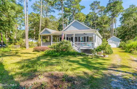 66 Dulamo Blf, Saint Helena Island, SC 29920