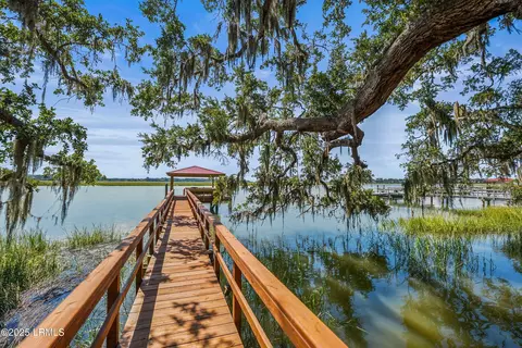 380 Distant Island Dr, Beaufort, SC 29907
