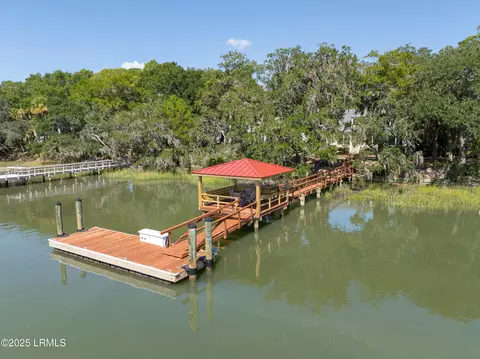 380 Distant Island Dr, Beaufort, SC 29907